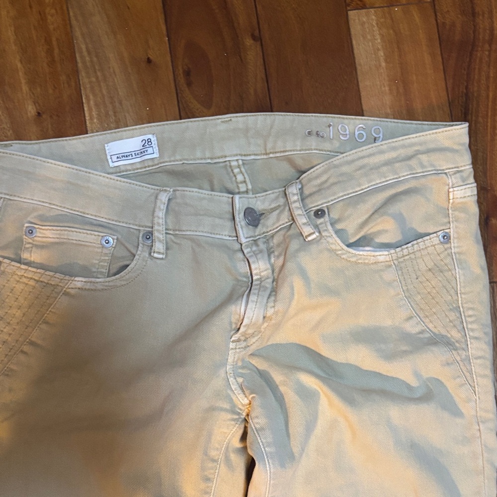 GAP Women's Straight Leg Tan Jeans - Picture 3 of 9